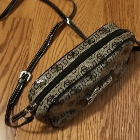 Guess side handbag - Picture 2 of 5